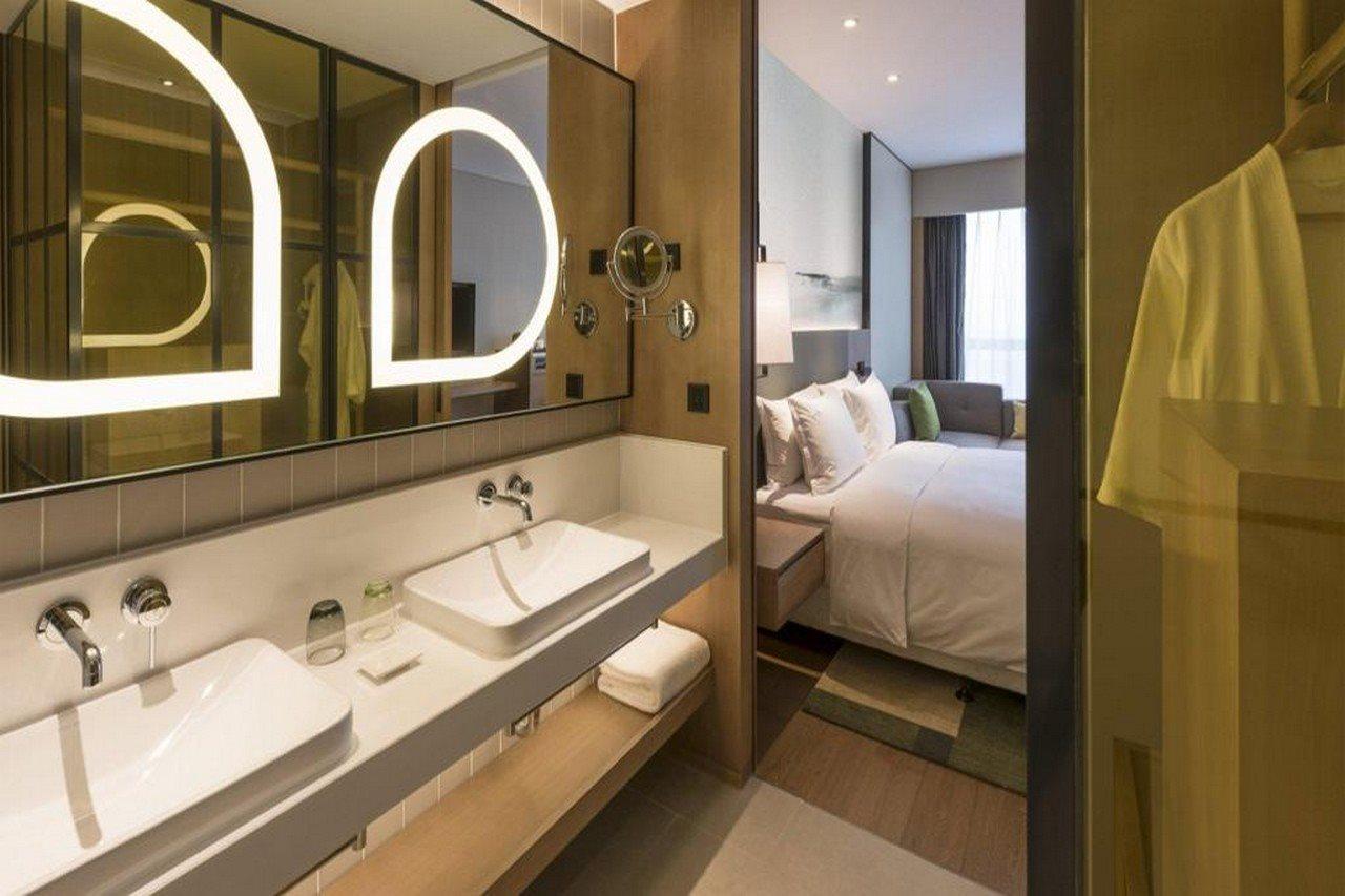 Holiday Inn & Suites Tianjin Downtown By Ihg,Tianjin Drum Tower,Joycity Shopping Mall,Tianjin Ancient Cultural Street,Haihe River,The Porcelain House,Convenient Access To Tianjin Binhai International Airport Exterior photo