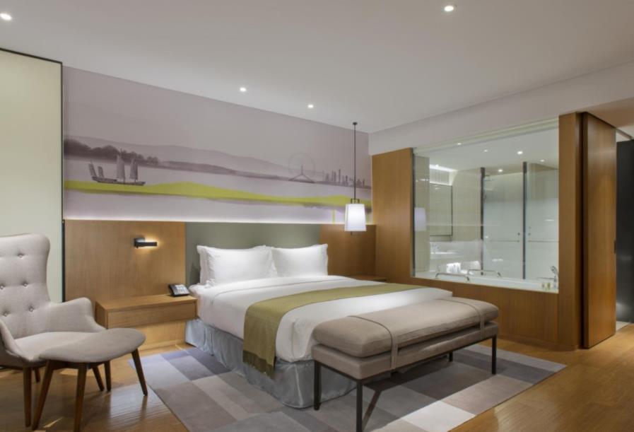 Holiday Inn & Suites Tianjin Downtown By Ihg,Tianjin Drum Tower,Joycity Shopping Mall,Tianjin Ancient Cultural Street,Haihe River,The Porcelain House,Convenient Access To Tianjin Binhai International Airport Exterior photo