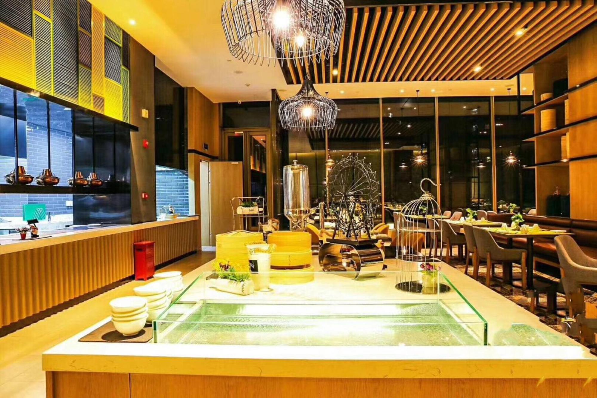 Holiday Inn & Suites Tianjin Downtown By Ihg,Tianjin Drum Tower,Joycity Shopping Mall,Tianjin Ancient Cultural Street,Haihe River,The Porcelain House,Convenient Access To Tianjin Binhai International Airport Exterior photo